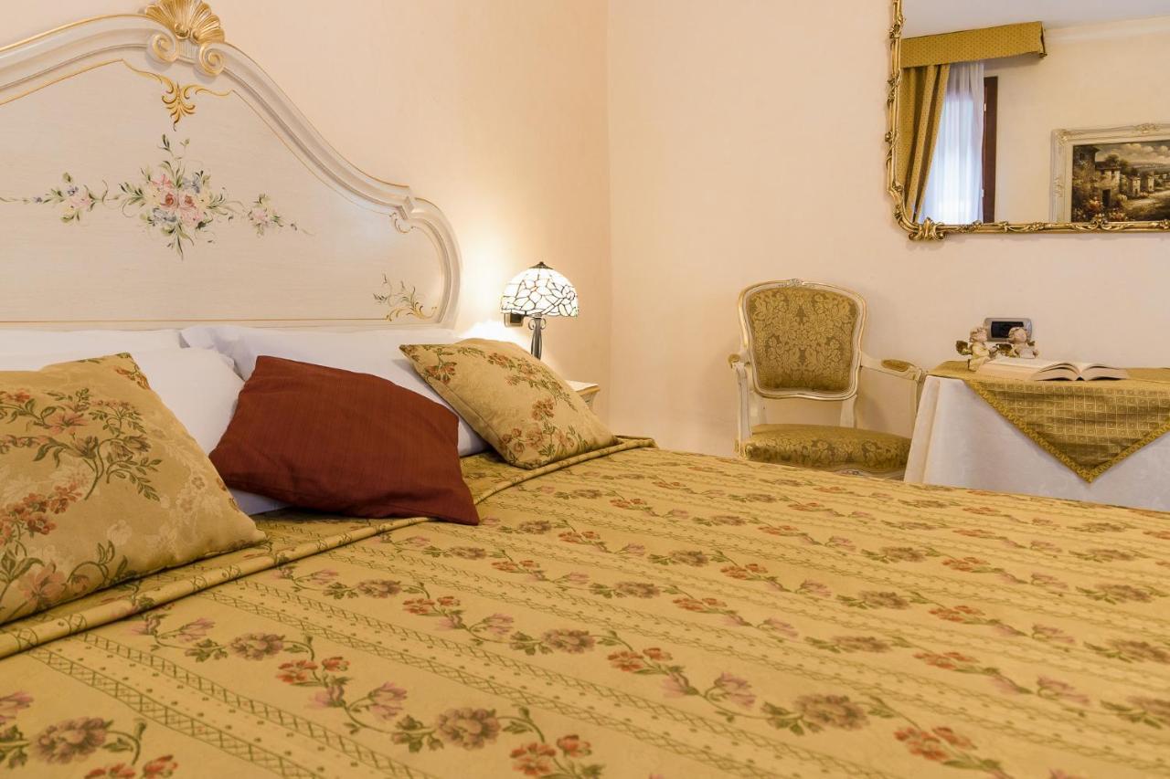 Angeles Inn Venesia Bagian luar foto