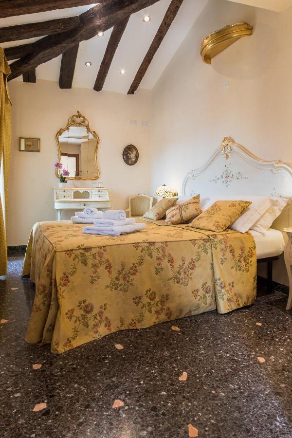 Angeles Inn Venesia Bagian luar foto
