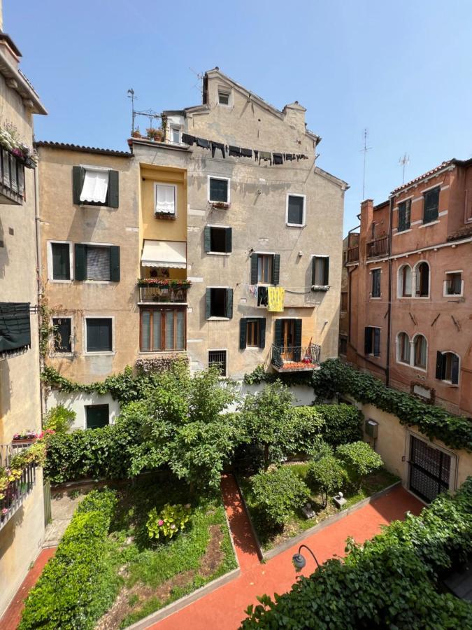 Angeles Inn Venesia Bagian luar foto